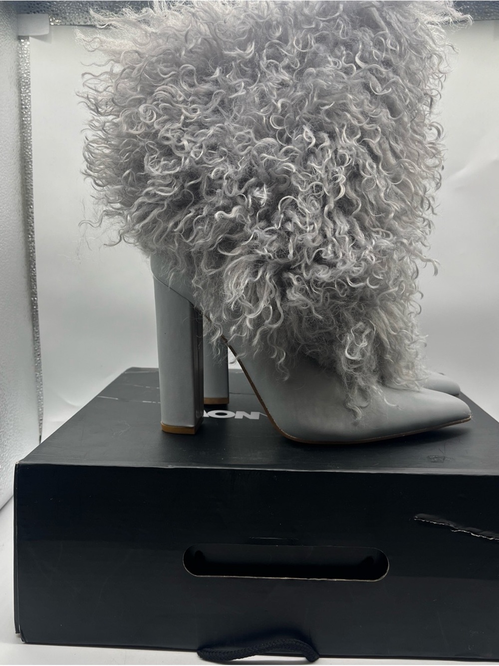 Fashion Nova Womenโs Size 8 US Falls Faux Fur Overlay Booties Gray NEW
